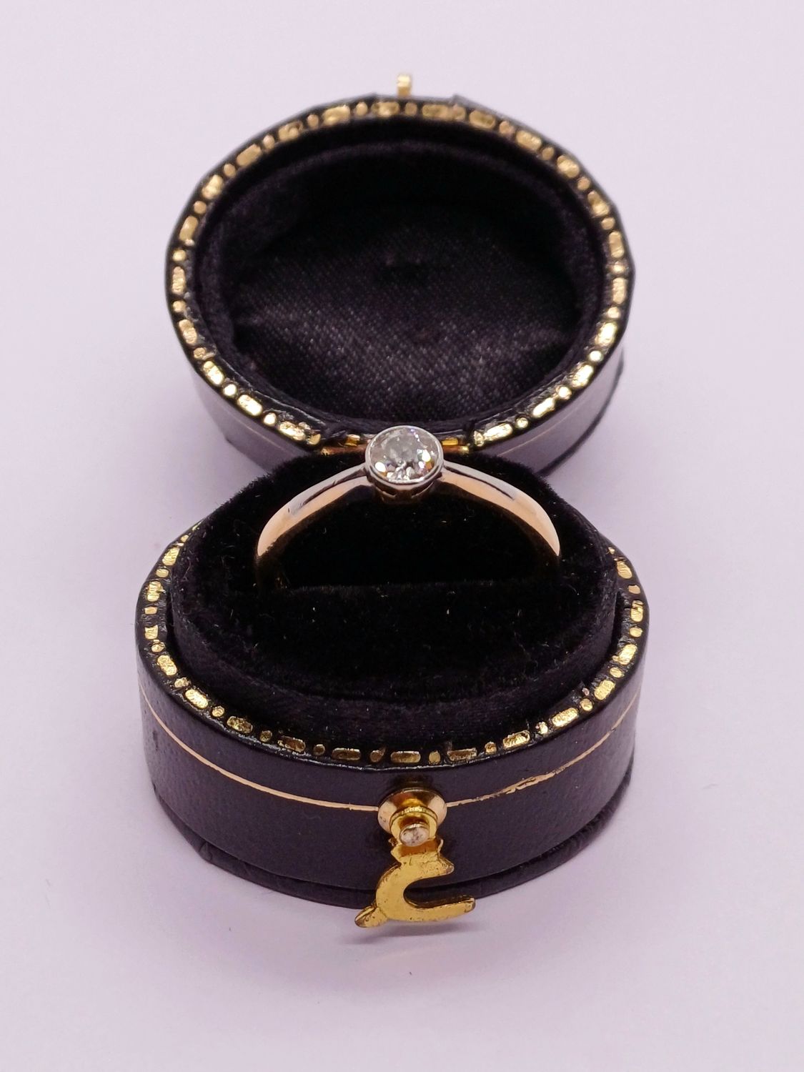 18ct White Gold and Platinum Art Deco Solitare Ring (Pre Owned)