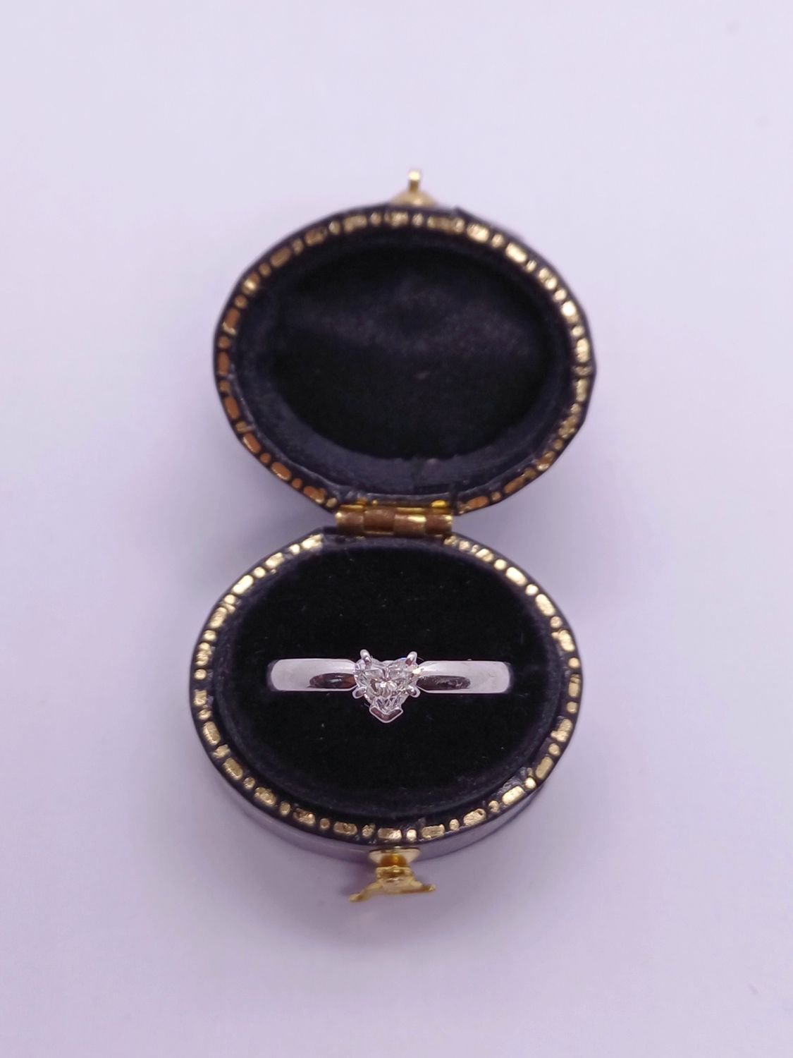 18ct White Gold Heart Shaped Diamond Solitaire (Pre Owned)