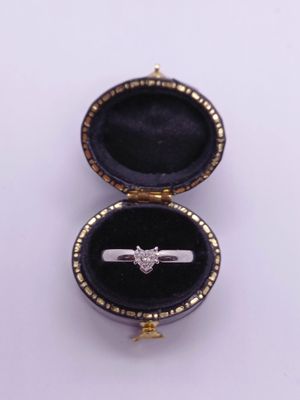 18ct White Gold Heart Shaped Diamond Solitaire (Pre Owned)