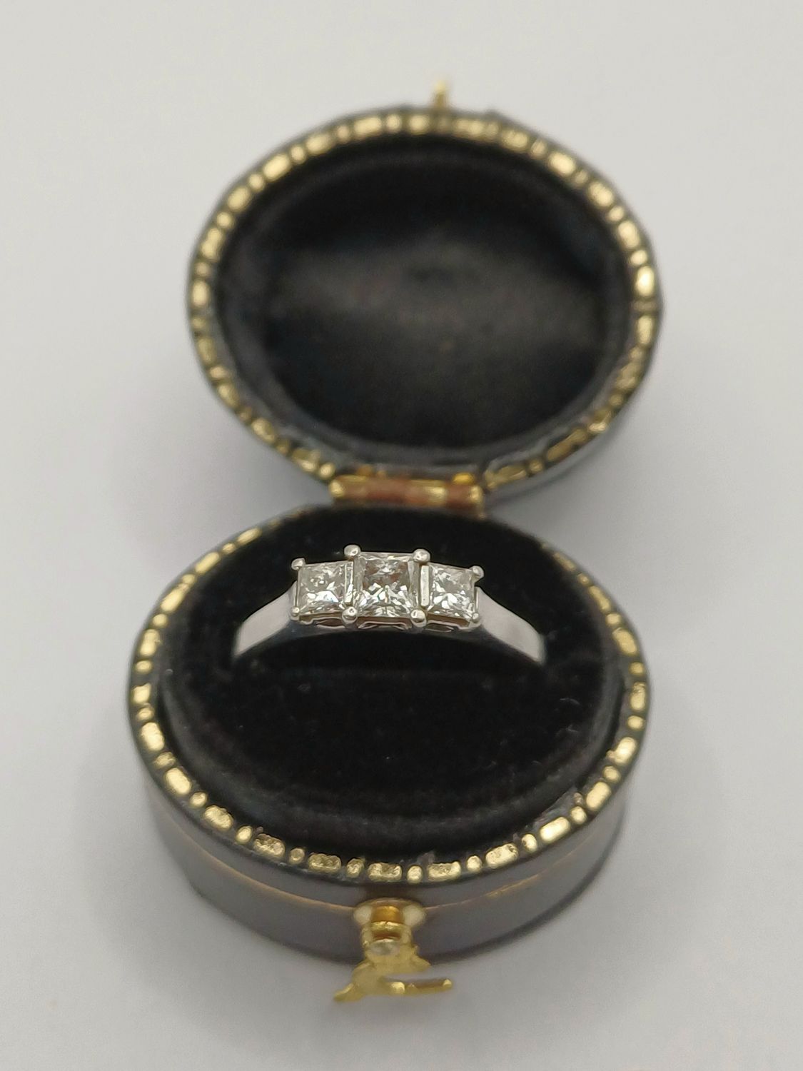 Platinum Princess Cut Trilogy Ring set with 3 Princess Cut Diamonds (Pre Owned)