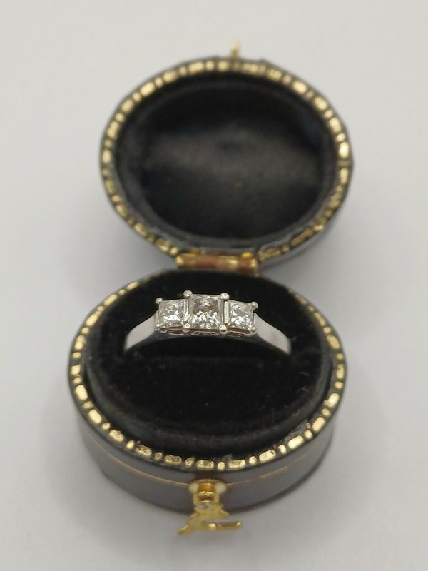 Platinum Princess Cut Trilogy Ring set with 3 Princess Cut Diamonds (Pre Owned)