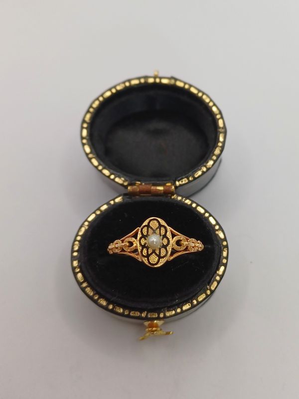 18ct Yellow Gold Victorian Memorial Ring with Seed Pearl Enamel (Pre Owned)