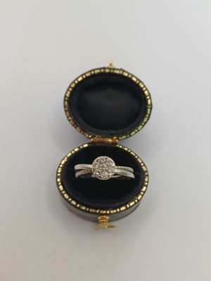 14CT White Gold Diamond Cluster with Double Fancy Band (Pre Owned)