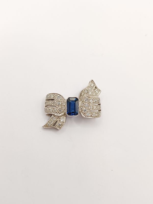 18ct White Gold Sapphire and Diamond Edwardian Style Bow Brooch.