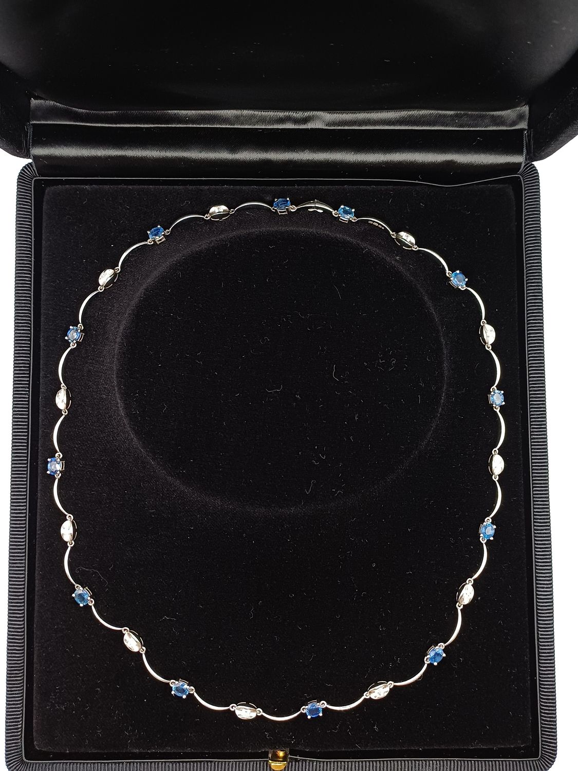 18CT White Gold Sapphire and Diamond Collarette Necklace 18CT White Gold Sapphire and Diamond Collarette Necklace