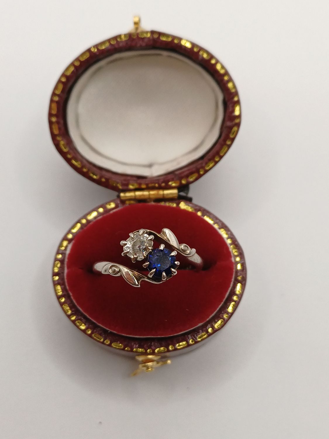 Antique 18CT White Gold Sapphire Diamond Two Stone Twist Ring (Pre Owned)