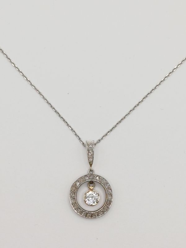 18CT Gold Platinum 1930s Art Deco Diamond Pendant Halo Necklace 0.50CT (Pre Owned)
