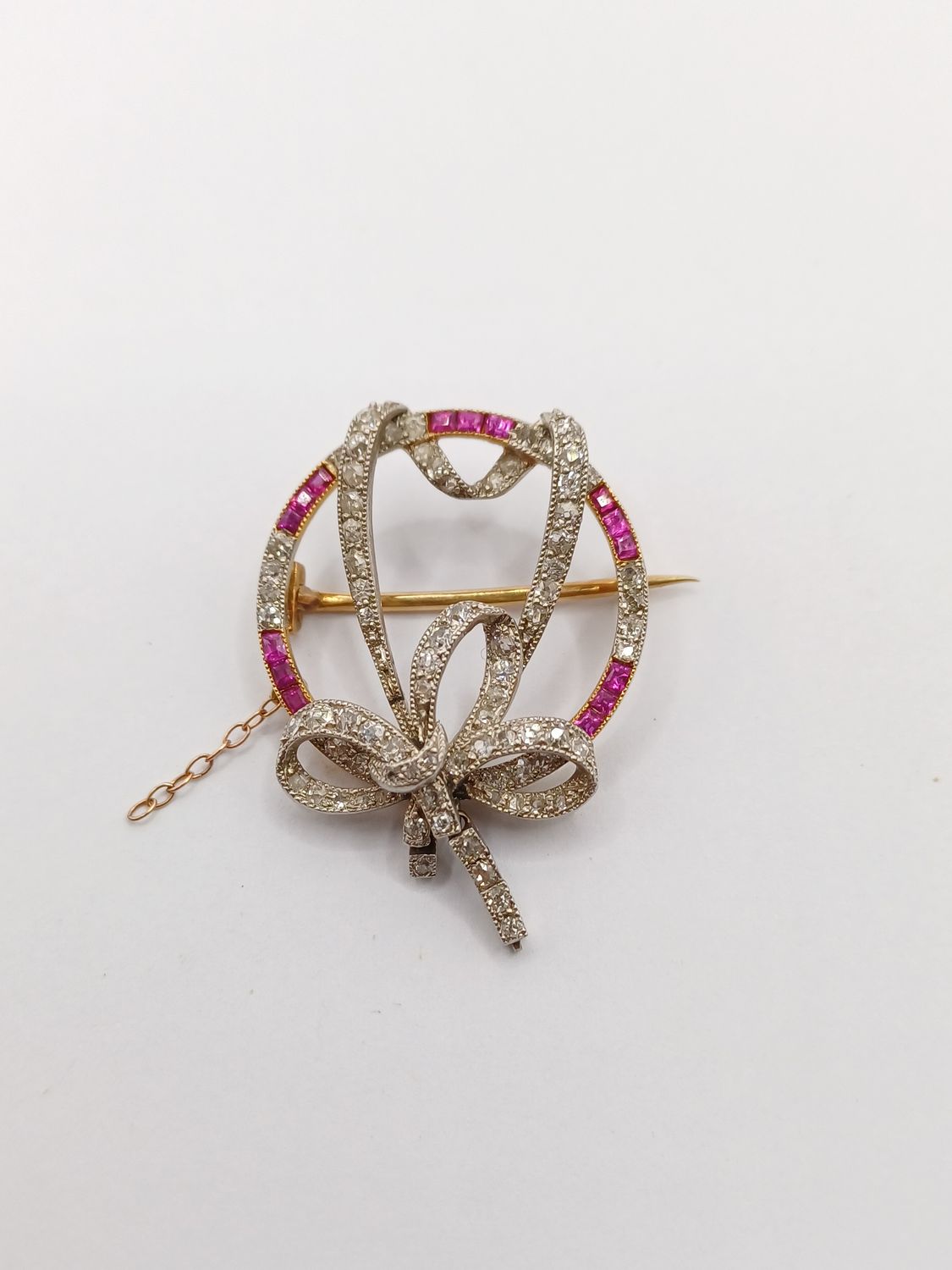 Art Deco Ruby and Diamond Ribbon Brooch 18CT Gold Platinum (Pre Owned) Art Deco Ruby and Diamond Ribbon Brooch 18CT Gold Platinum (Pre Owned)