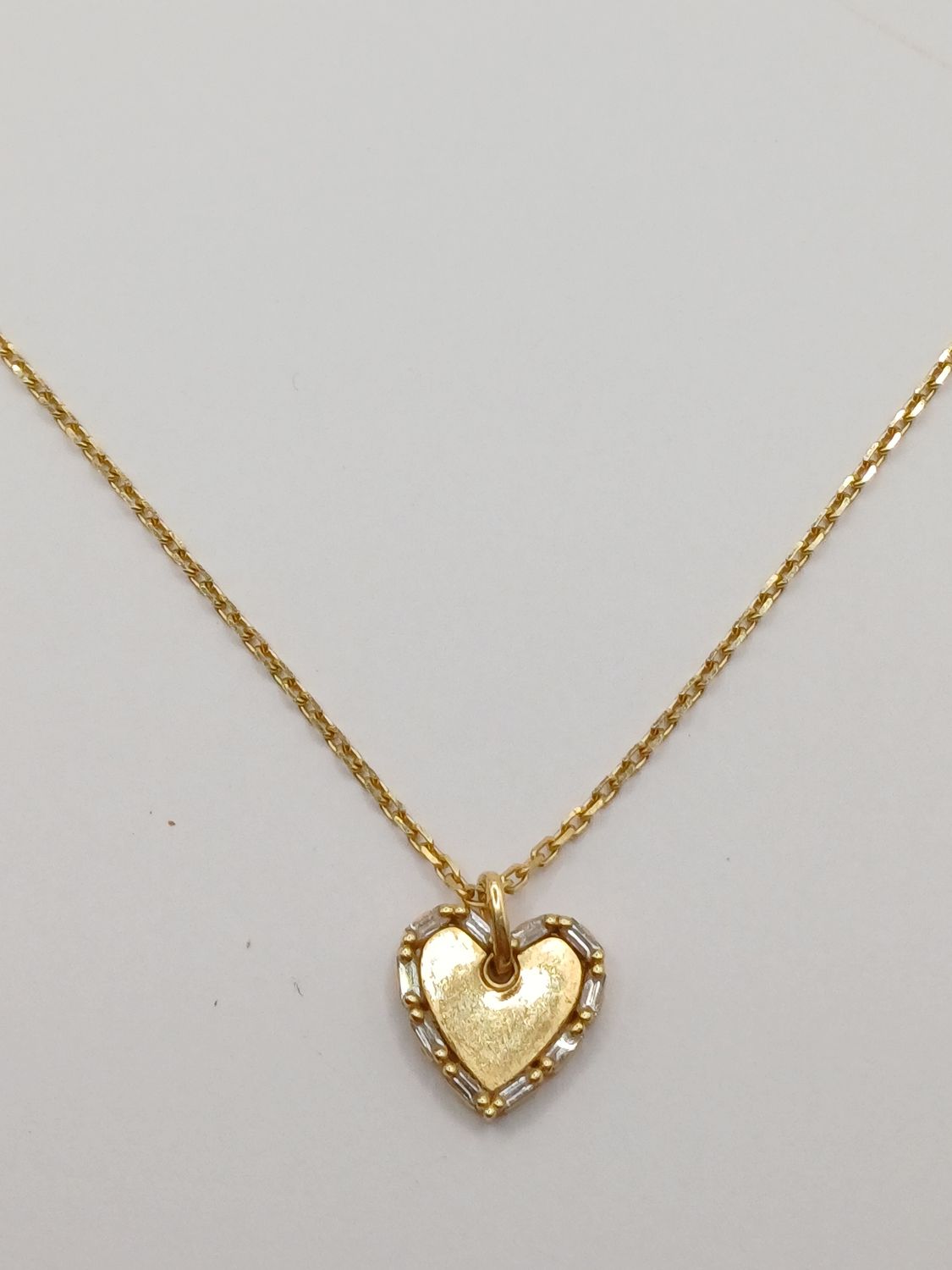 Suzanne Kalan Mini Heart Pendant Necklace 18CT Gold Diamond Golden Age Collection (Pre Owned) Suzanne Kalan Mini Heart Pendant Necklace 18CT Gold Diamond Golden Age Collection (Pre Owned)
