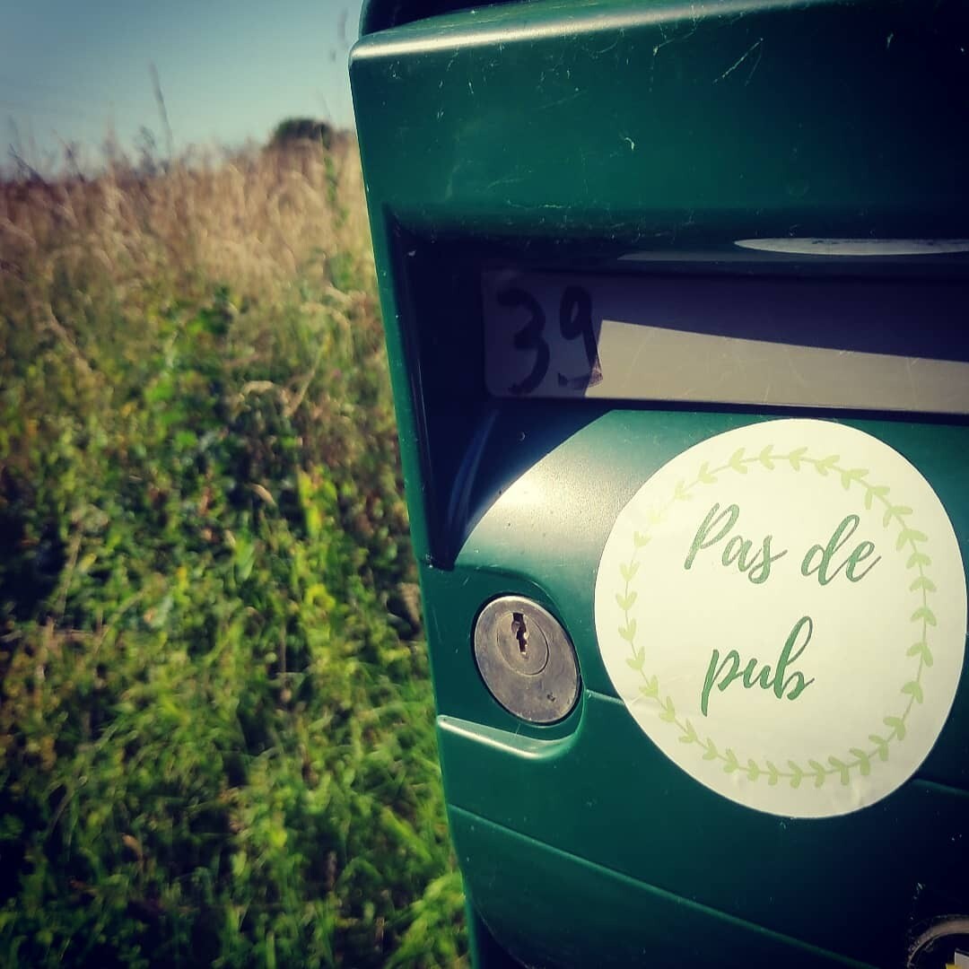 Étiquette waterproof Pas de pub couronne feuilles