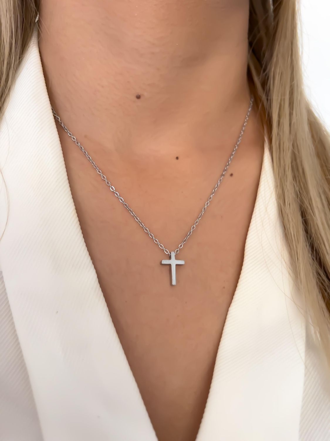 Collar cruz mini plateada acero inoxidable 