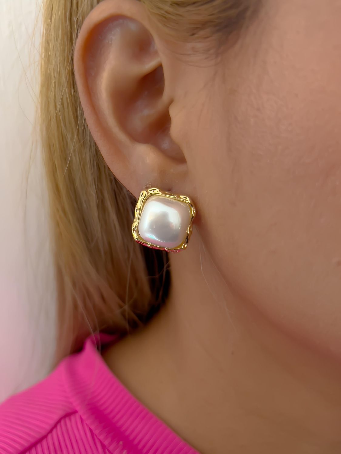 Aretes de cuadro con perla 