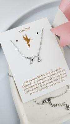 Collar plateado /dije colibrí y cristal 