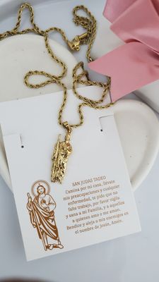 Tarjeta con cadena torsal / dije San Judas Tadeo/ acero dorado 