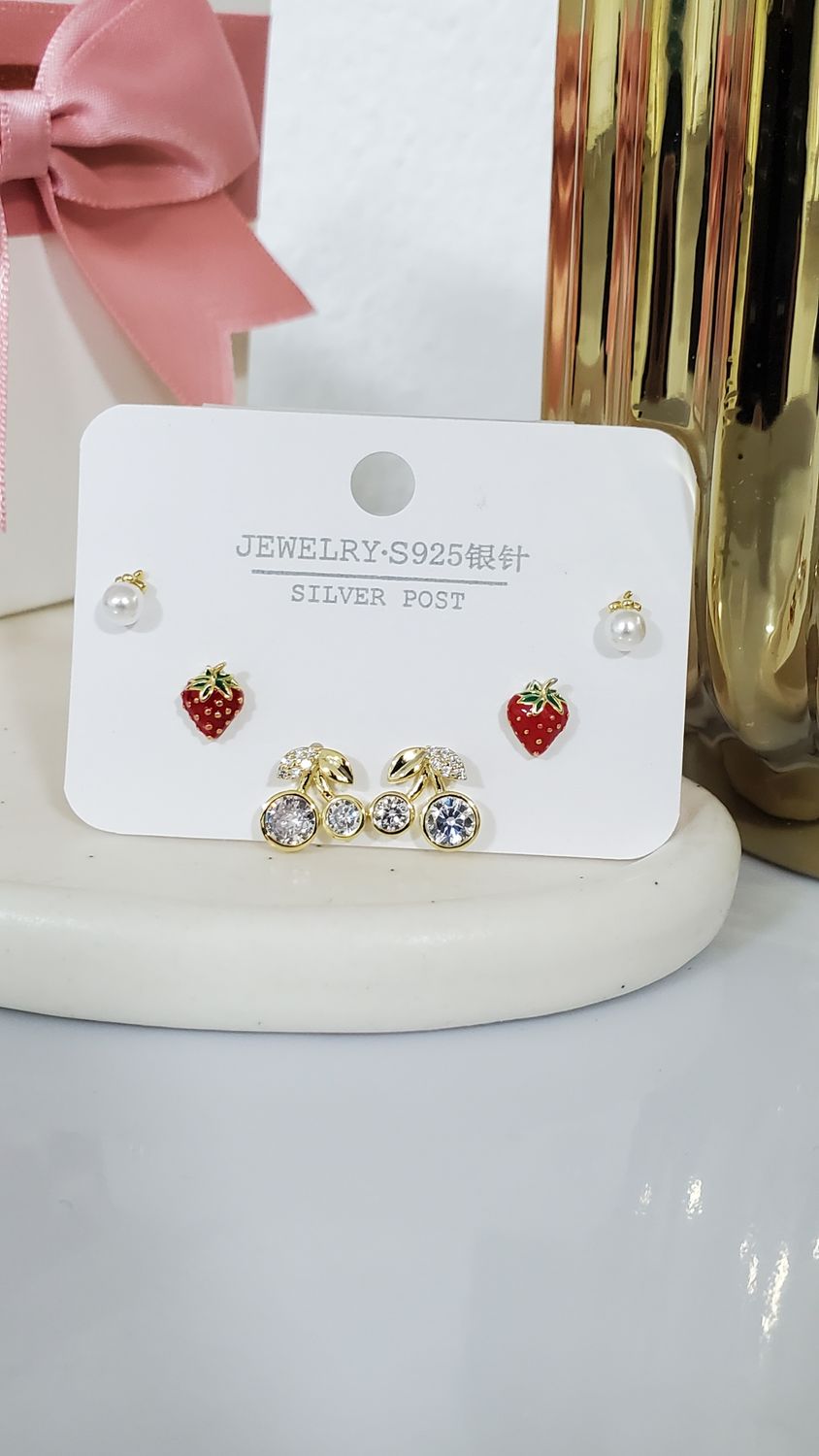 Set de broqueles / fresa / cerezas/ chapa de oro