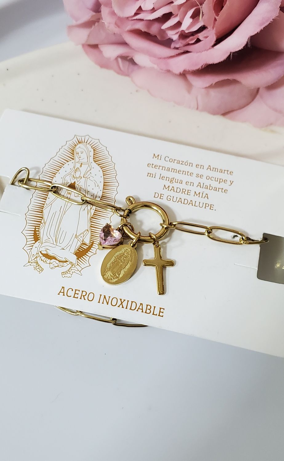 Pulsera dijes virgen de Gpe , corazón y cruz / acero dorado 