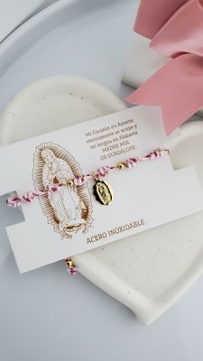 Pulsera ajustable de hilo rosa y virgen de Gpe en acero dorado 