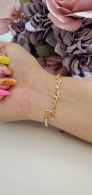 Pulsera ajustable con nombre tipo firma 