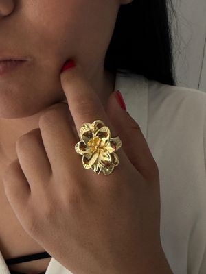 Anillo flor grande , chapa de oro 