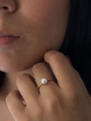 Anillo 1 perlita , acero dorado 