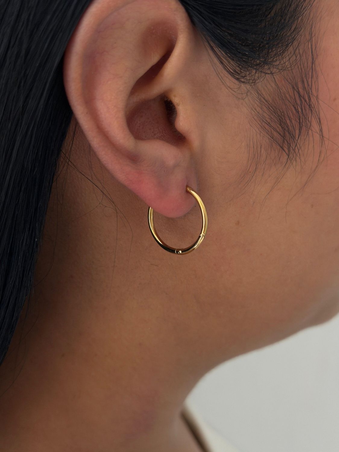 Arracadas medianas delgaditas , acero inoxidable 