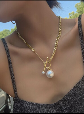 Collier chaîne avec disque avec perle artificielle
