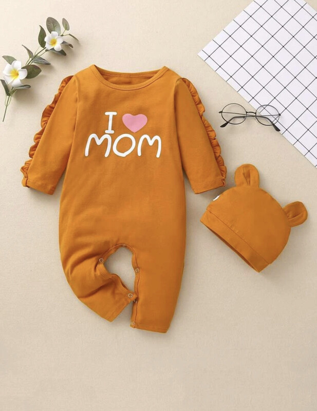 Combinaison bébé fille à volants et lettres avec chapeau
