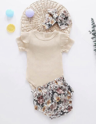 Body en maille côtelée avec short fleuri avec bandeau
