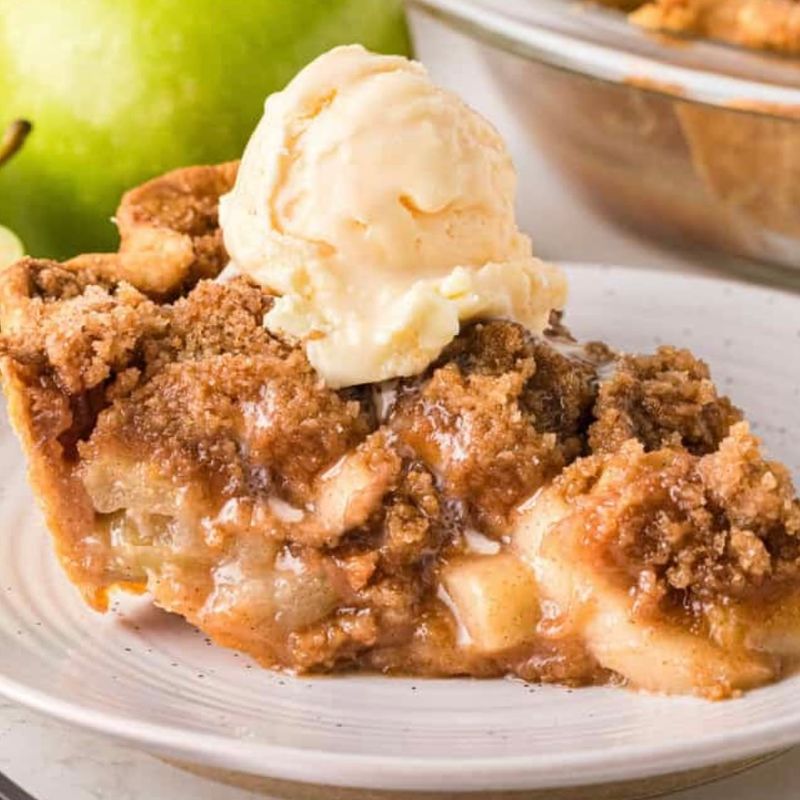 Caramel Apple Crumb Pie
