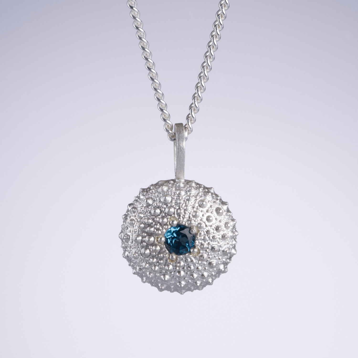Kette "Seeigel" mini mit London-Topas
