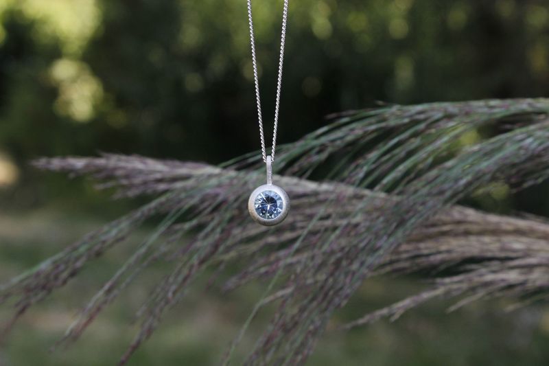 Kette "BlingBling" midi mit Blau-Topas