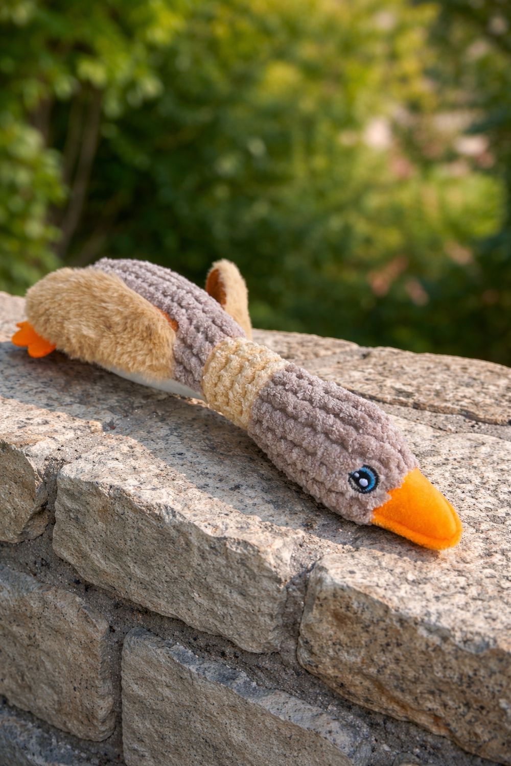 Kuschel-Ente mit Quietscher Beige