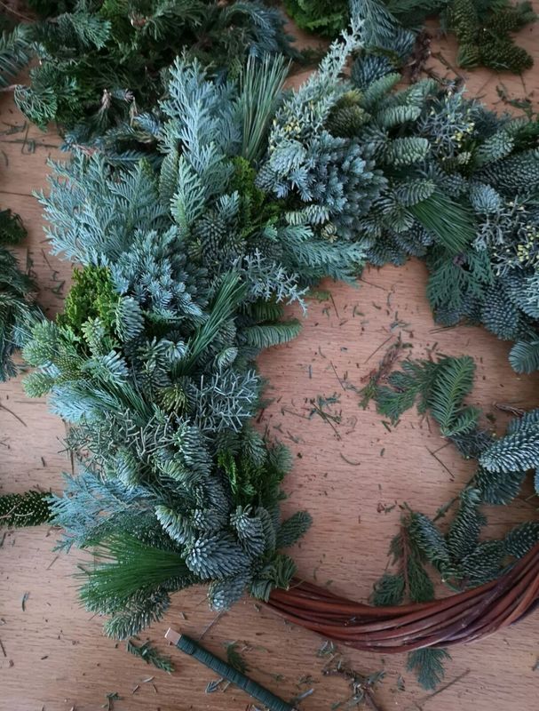 Creëer je eigen kerstkrans - vrijdagavond 28 november van 19u tot 21u30 (CC Het Gasthuis)