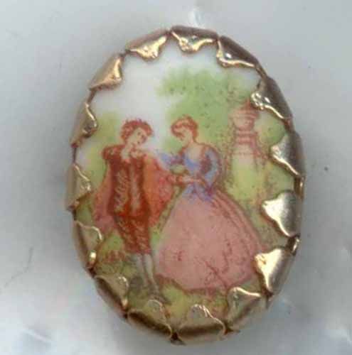 Porcelain set in Metal