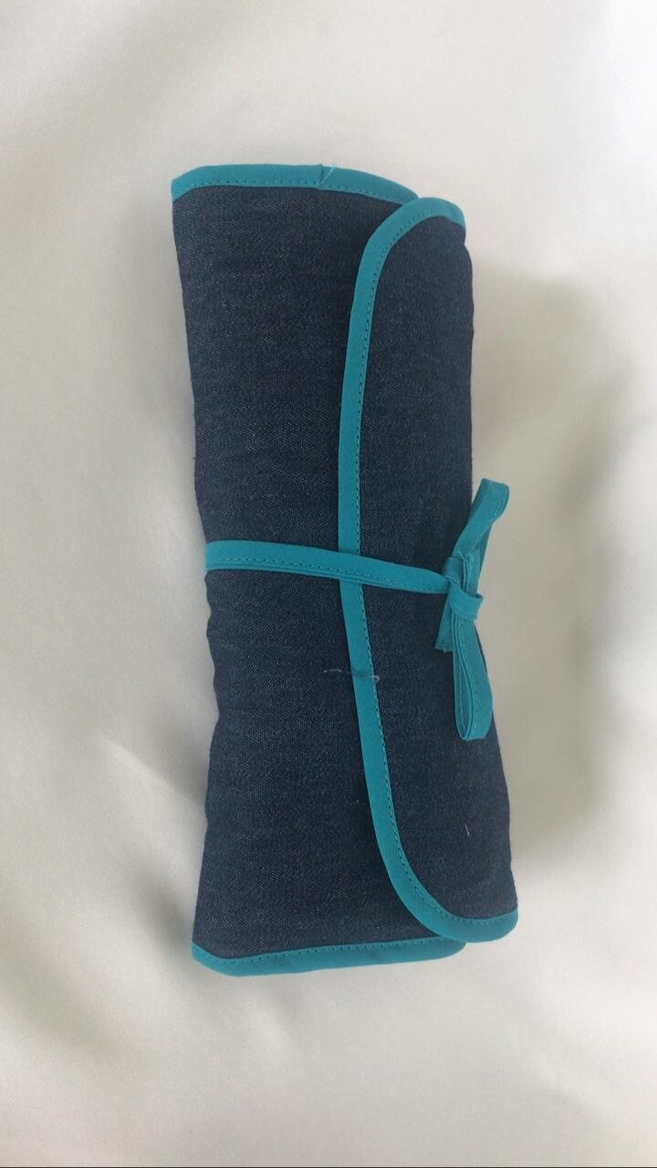 JOYERO MEDIANO EN TELA DE JEANS CON RIBETE TURQUESA