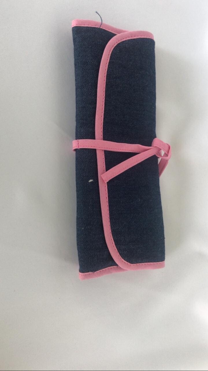 JOYERO MEDIANO EN TELA DE JEANS CON RIBETE ROSADO