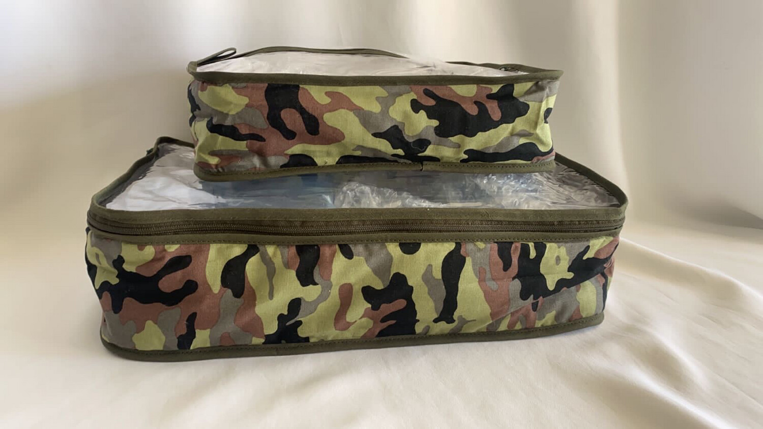 SET DE 2 PIEZAS EN TELA ESTAMPADA