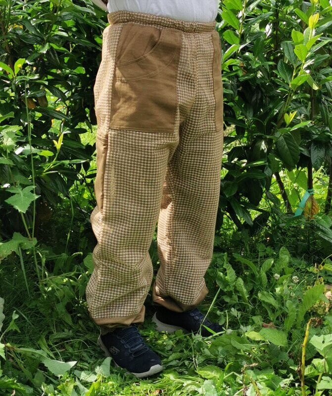 Imkerhose 3-lagig, mit Atmungsnetz braun Imkerhose 3-lagig, mit Atmungsnetz braun