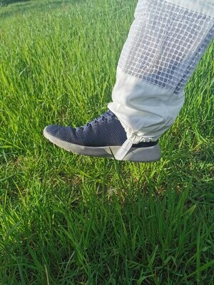 Imkerhose 3-lagig, mit Atmungsnetz weiss Imkerhose 3-lagig, mit Atmungsnetz weiss