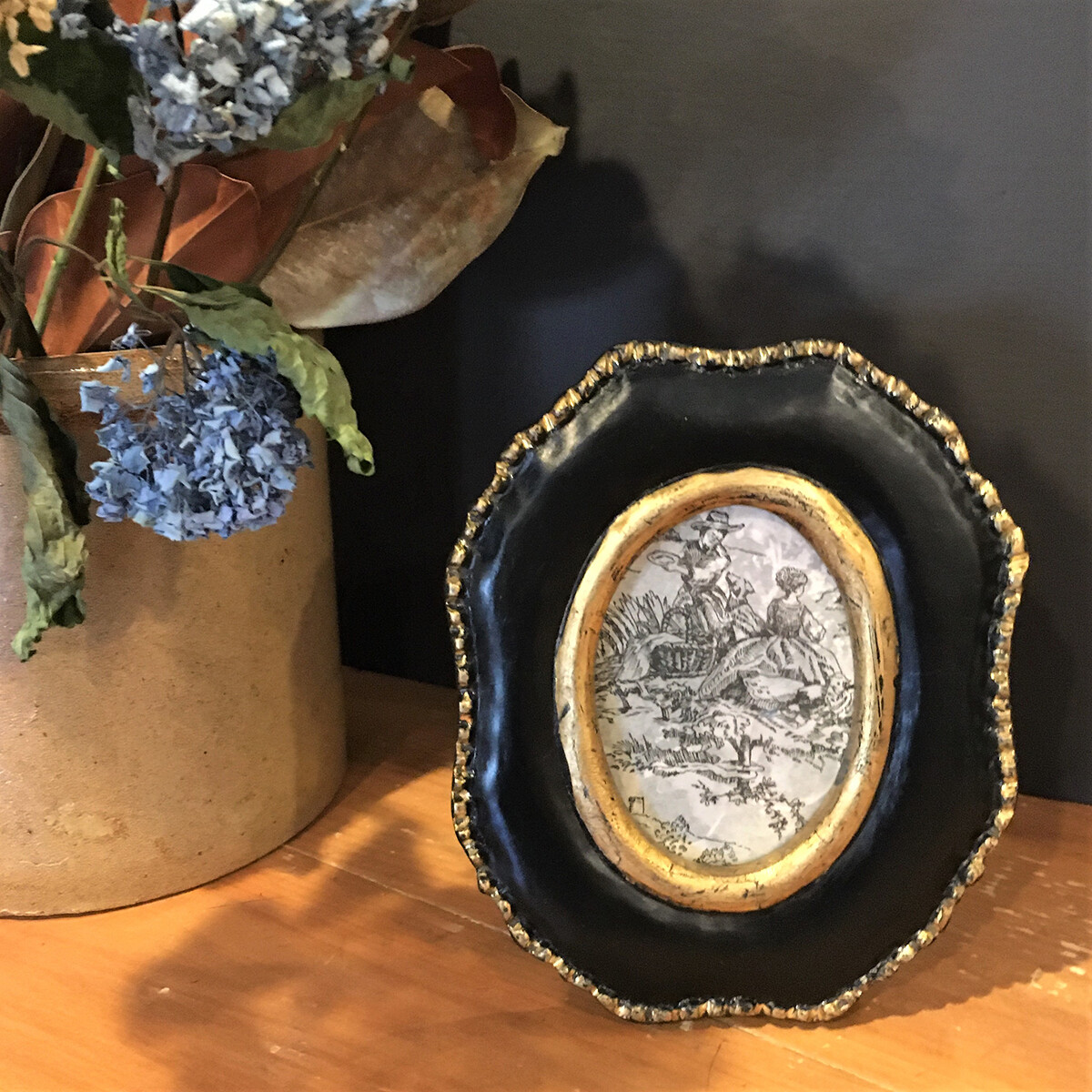 Wooden Beaded Oval Photo Frame Wooden Beaded Oval Photo Frame