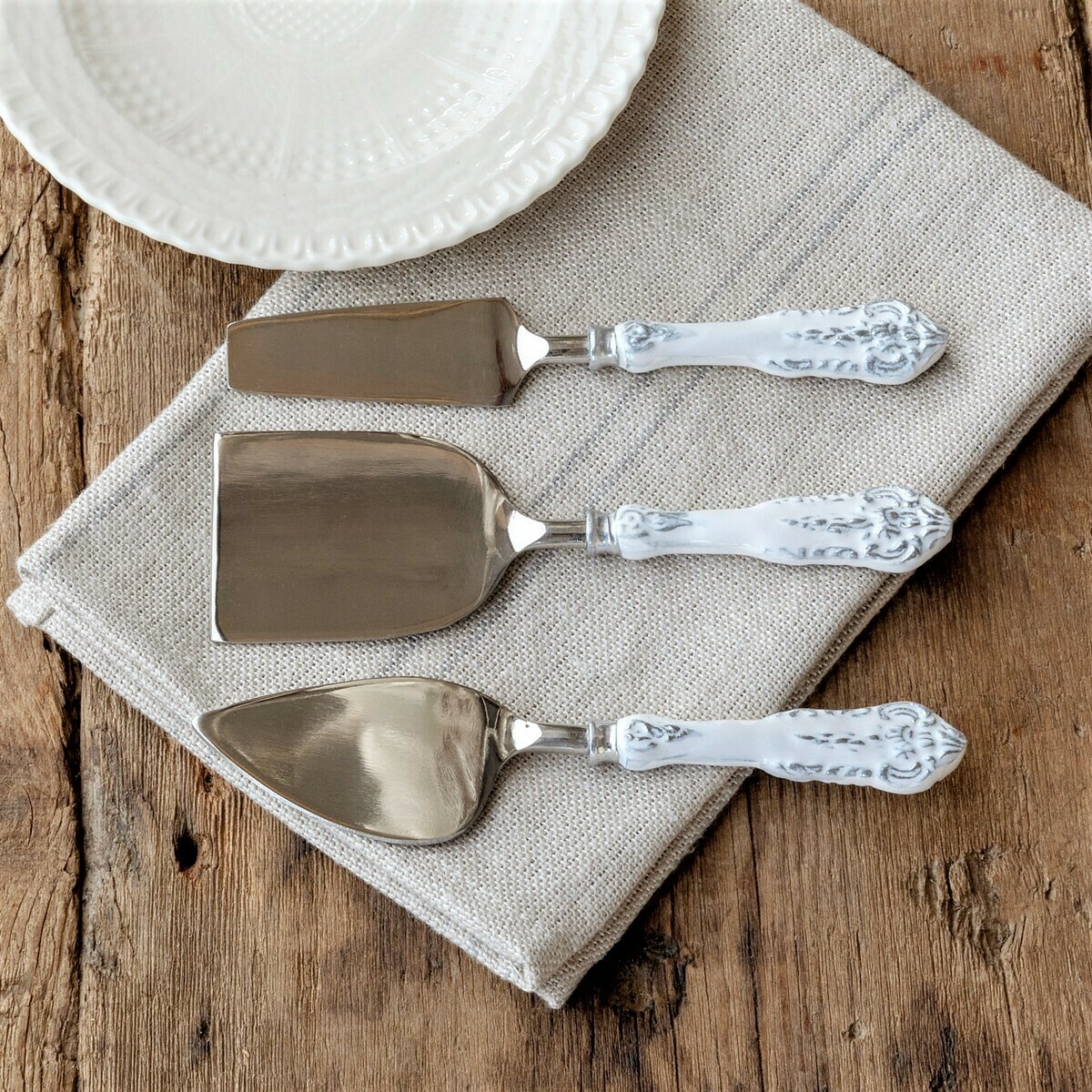 Farmhouse Embossed Cheese Serving Set