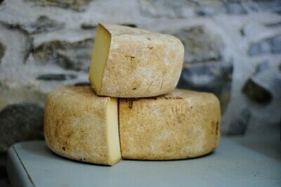 Cave Aged Gouda Cheese