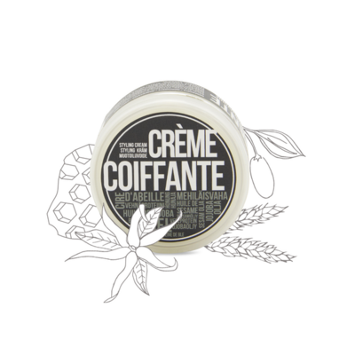 La Crème Coiffante s’utilise en crème de lissage ou pour définir une boucle sans alourdir le cheveu. Parfumée à l’ylang-ylang, sa texture est onctueuse.