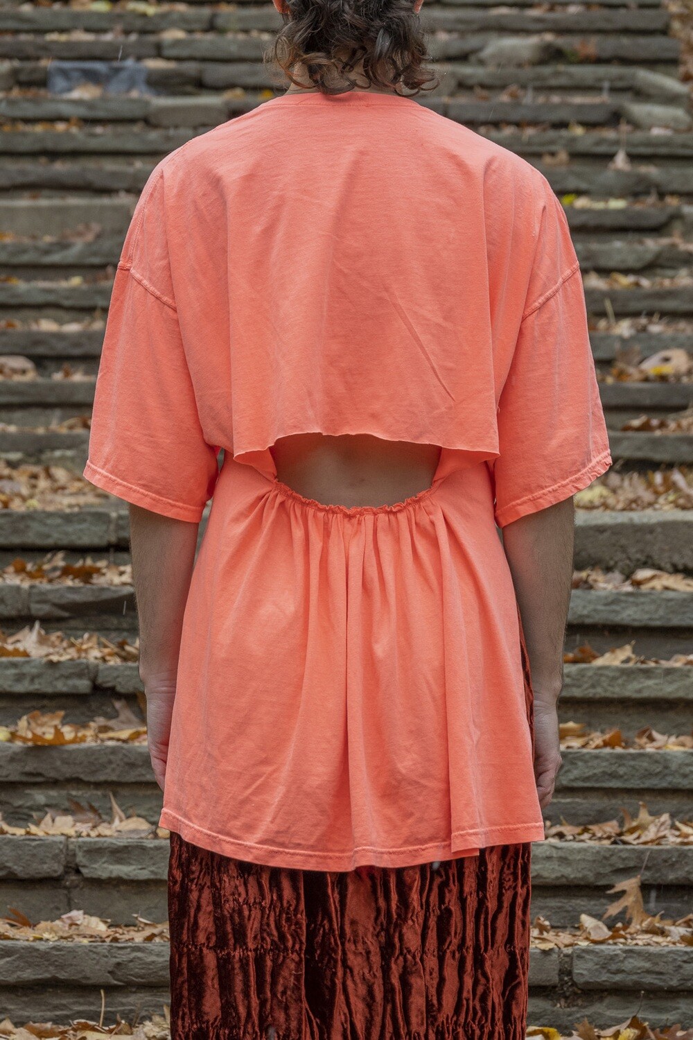 window tee, bright coral