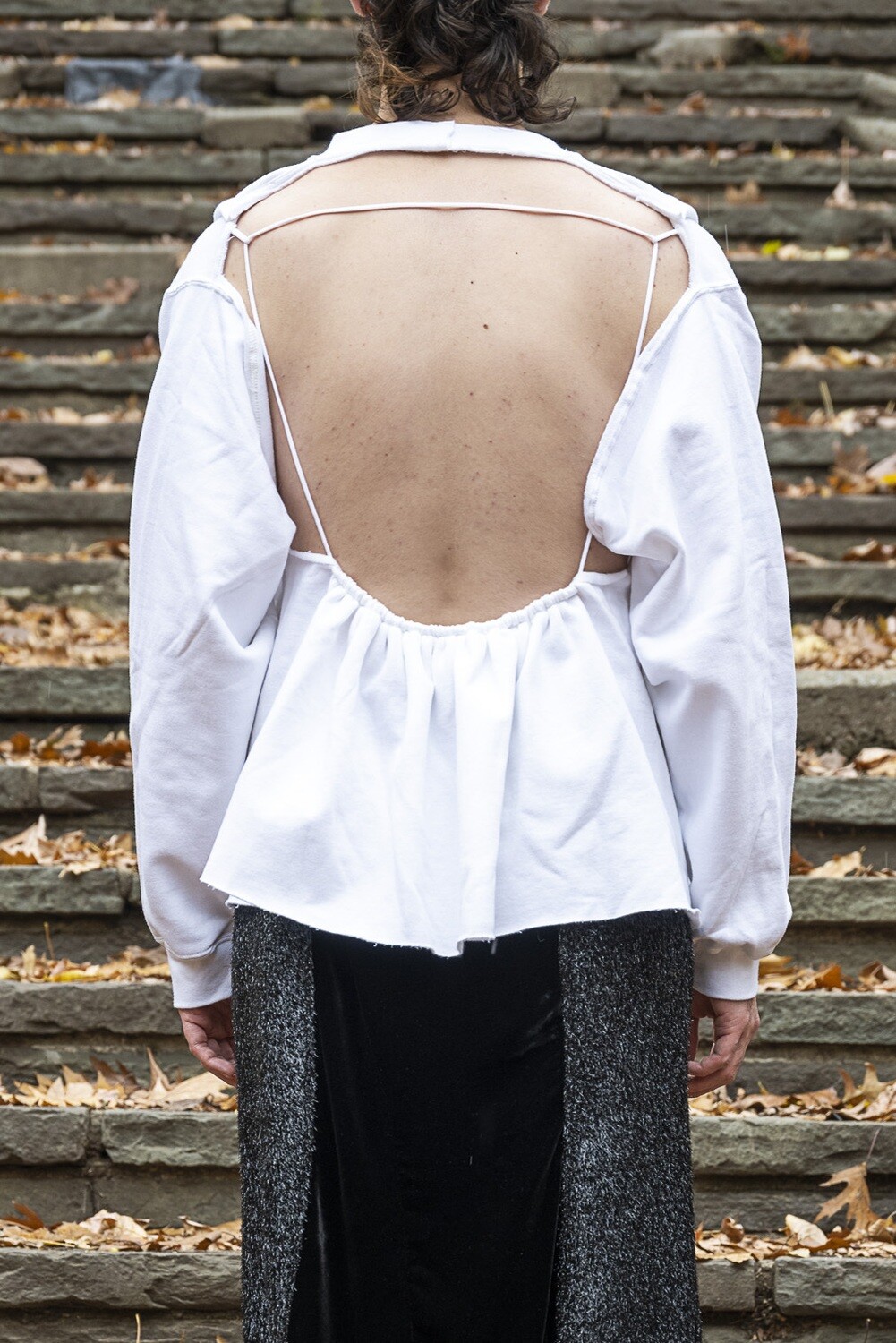 backless sweatshirt, white