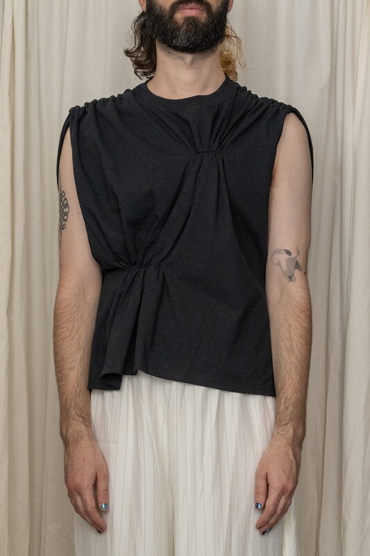 pinched cape tee, black