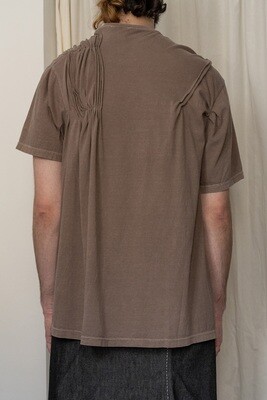 pinched pintuck tee, faded brown