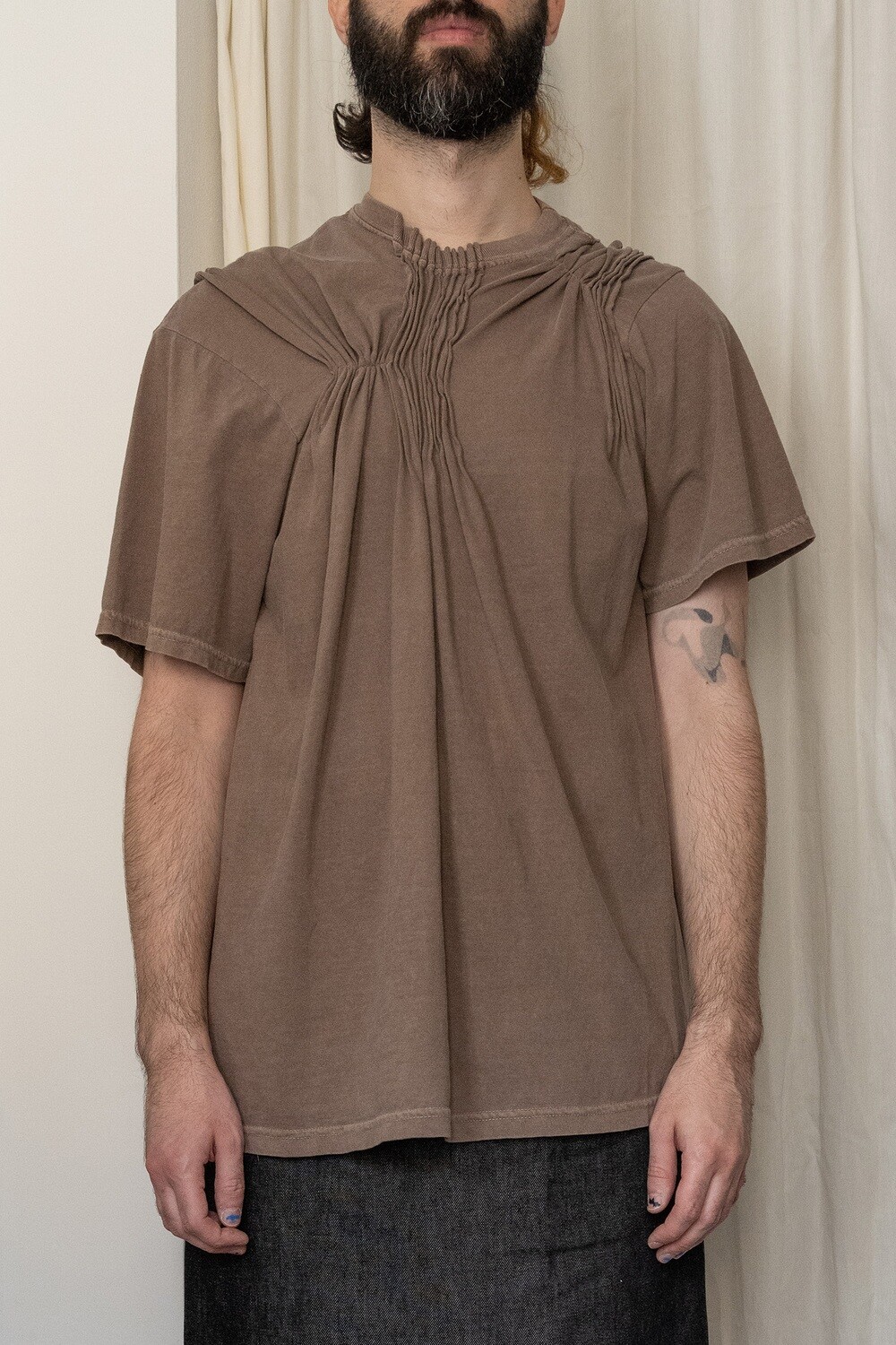 pinched pintuck tee, faded brown