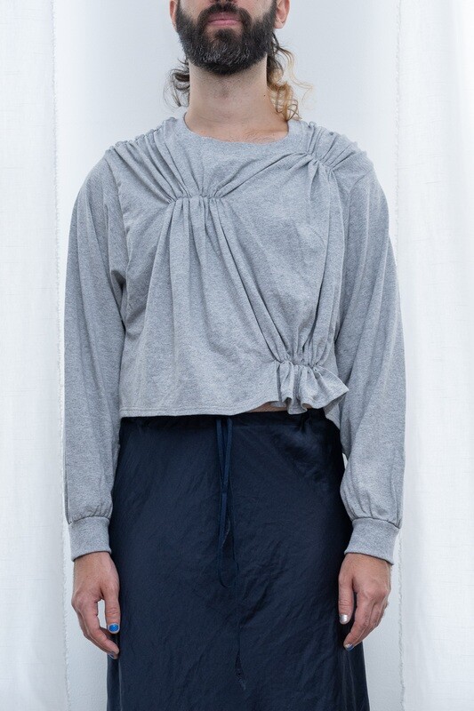 long sleeve cropped pinch yoke tee, grey