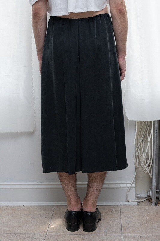washed rayon split skirt, black